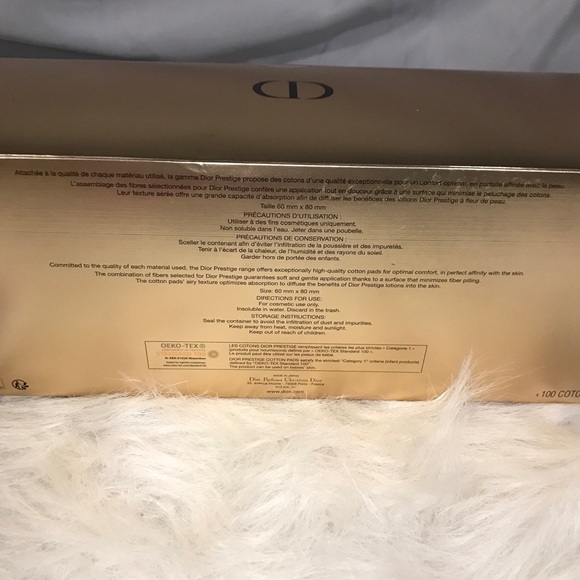 Dior Prestige Exceptional Cotton Pads w/ Perfume & Lip Samples and Dust Bag - Picture 5 of 12